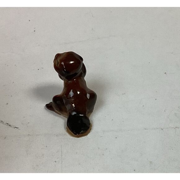 Hagen Renaker Beaver Paws Up Glazed Ceramic Miniature Figurine - Picture 2 of 8